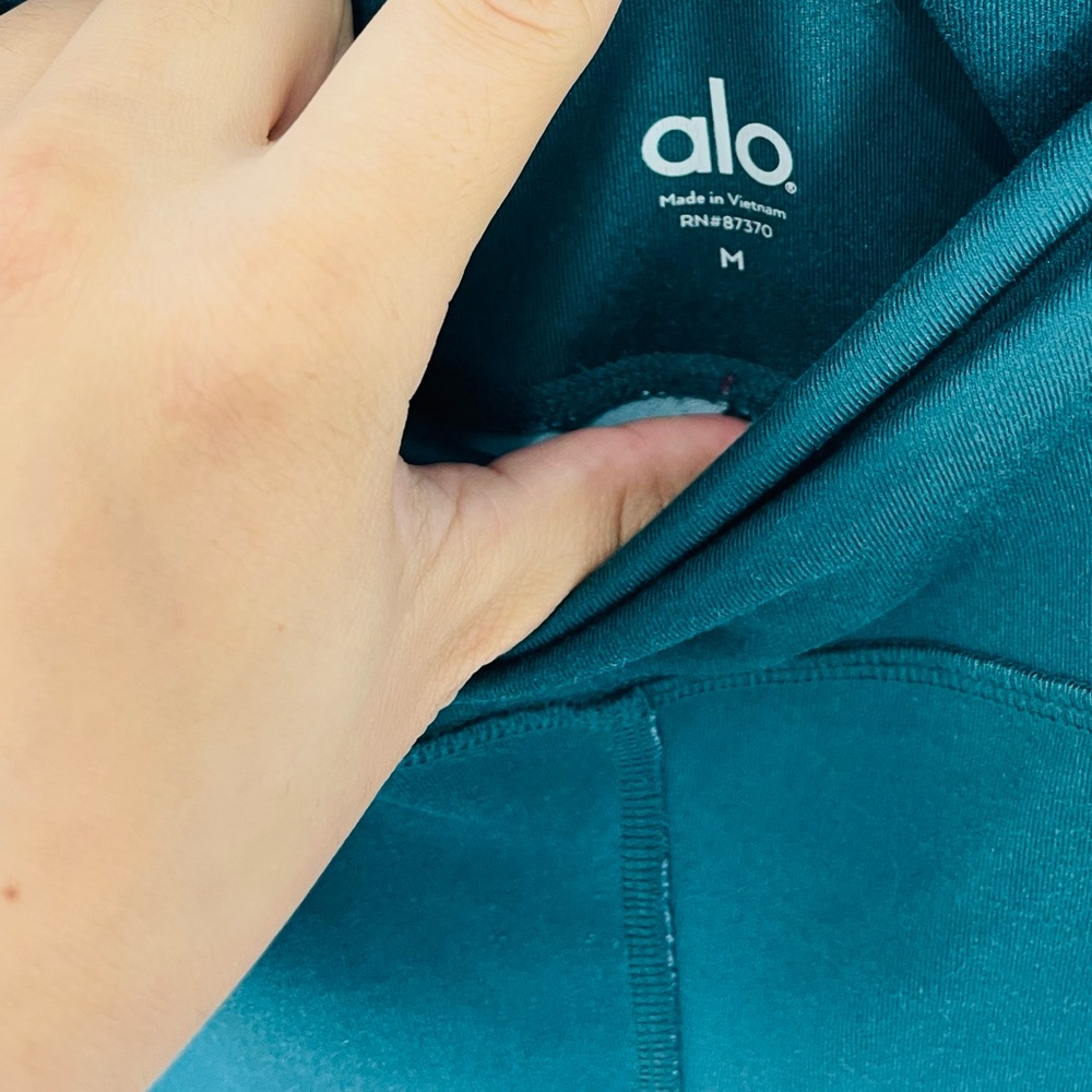 Alo Yoga High Waisted Airbrush Capris in Teal Aqua Green Blue With Black Stripes - Picture 5 of 6